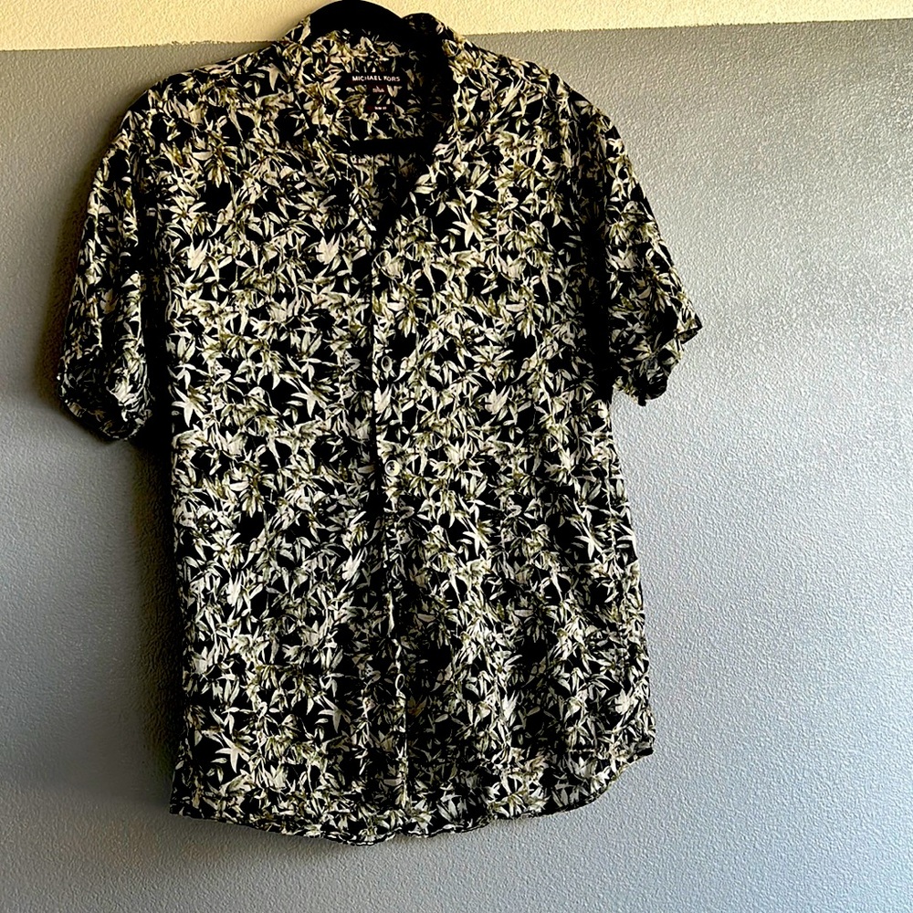 Black 🌱 beige Mk shirt